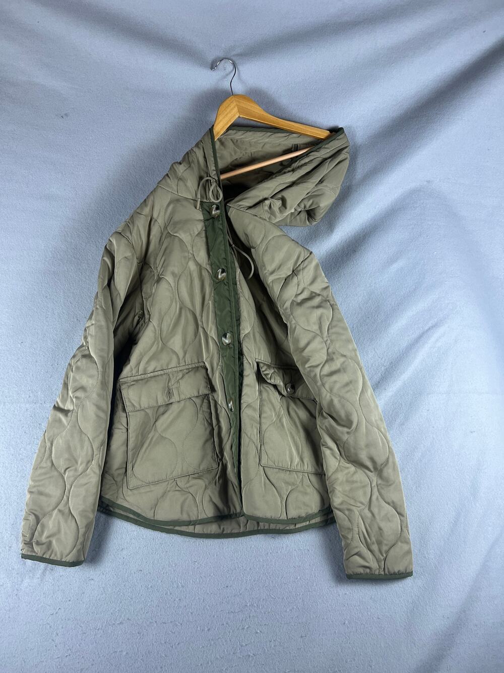 Youth Puffer Jacket XL Green Button Down Hooded Quilted Insulated Lightweight